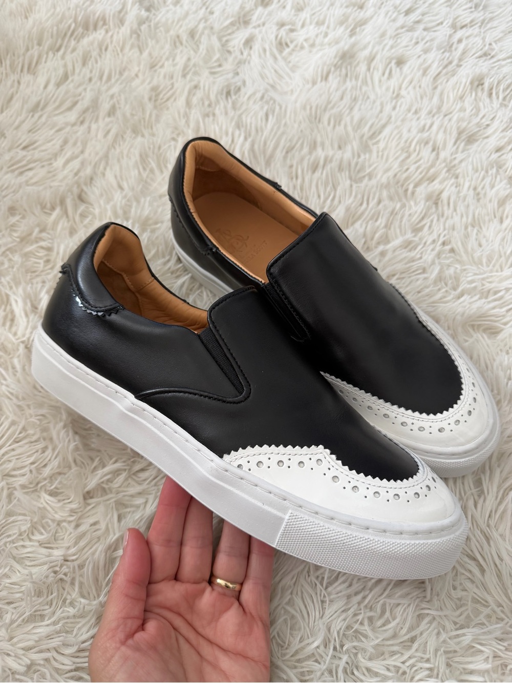 THE OFFICE OF Angela Scott The Harper Sneaker - size 39.5 US 9